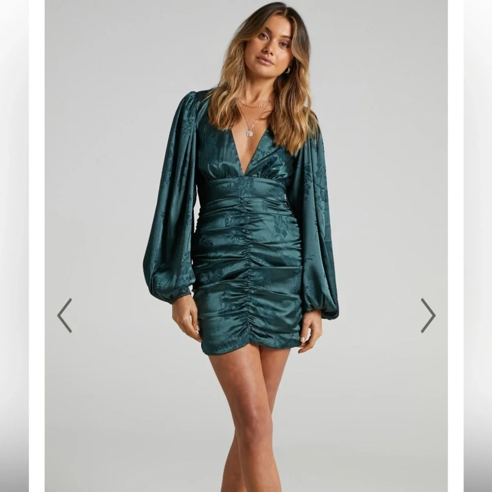 NWT Showpo RICHMOND JACQUARD FLORAL LONG SLEEVE RUCHED‎ MINI DRESS GREEN SZ 4
